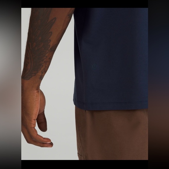 Lululemon Fundamental T - Picture 3 of 6